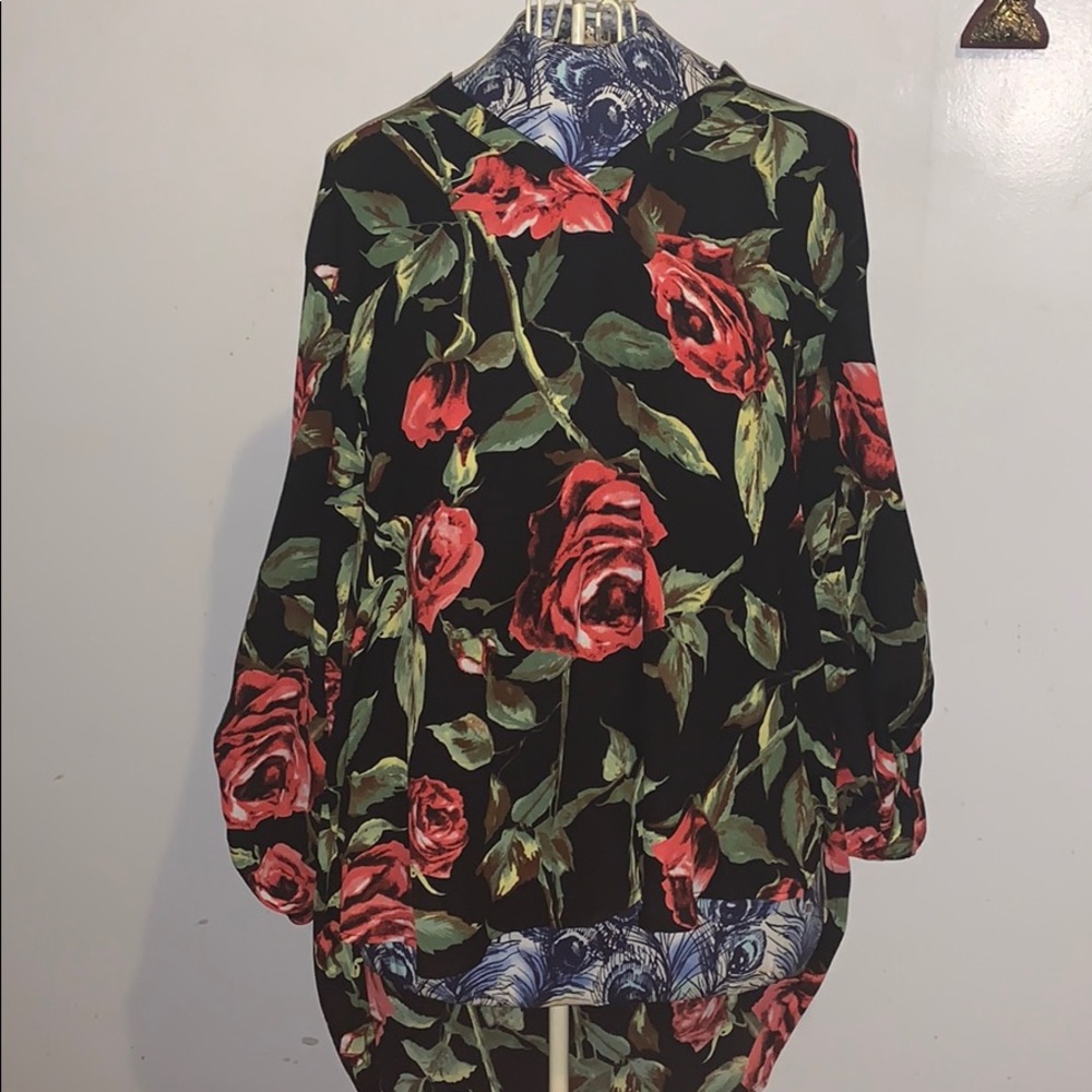 Cleo: Floral woman’s shirt